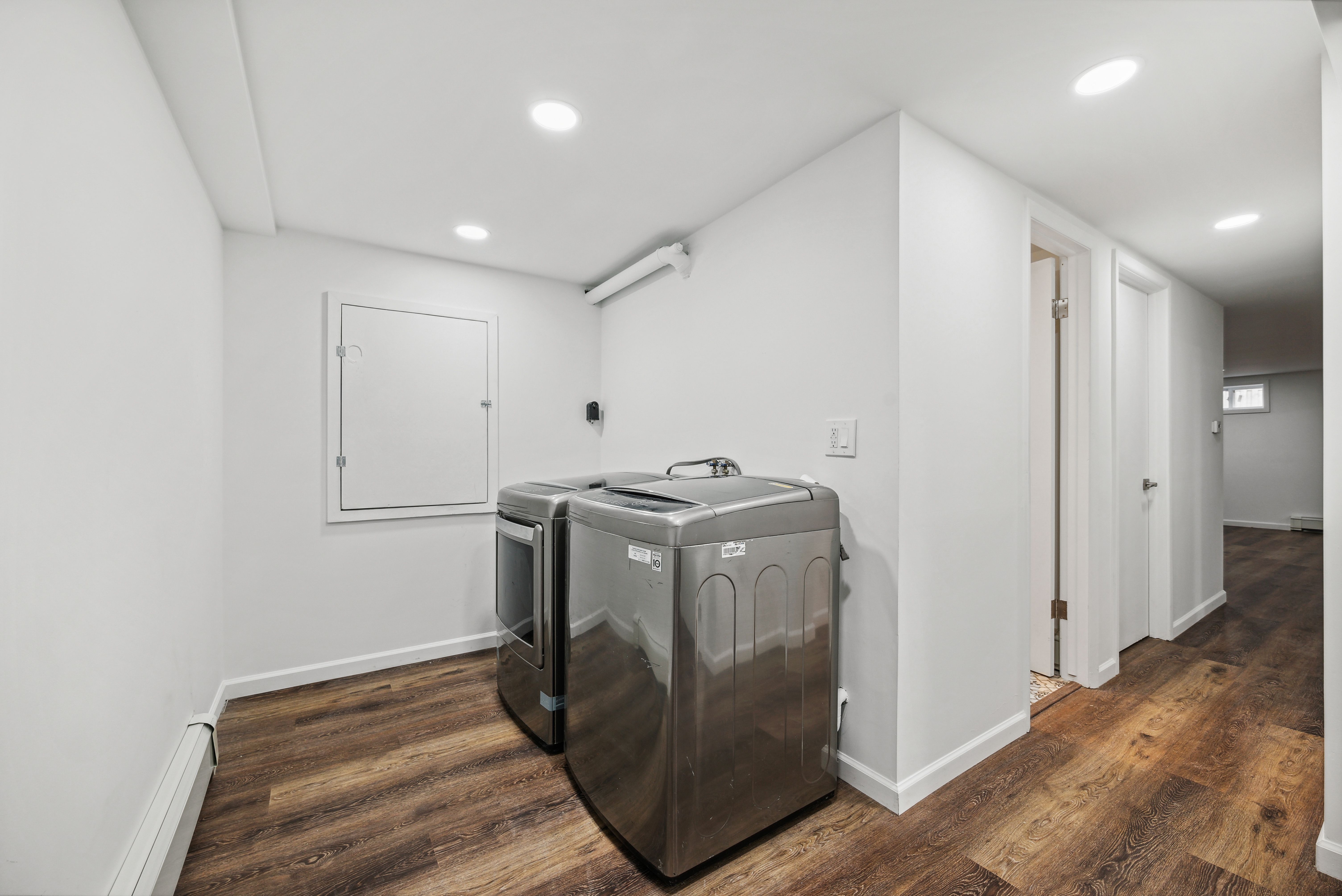 2 Robinson Avenue 
