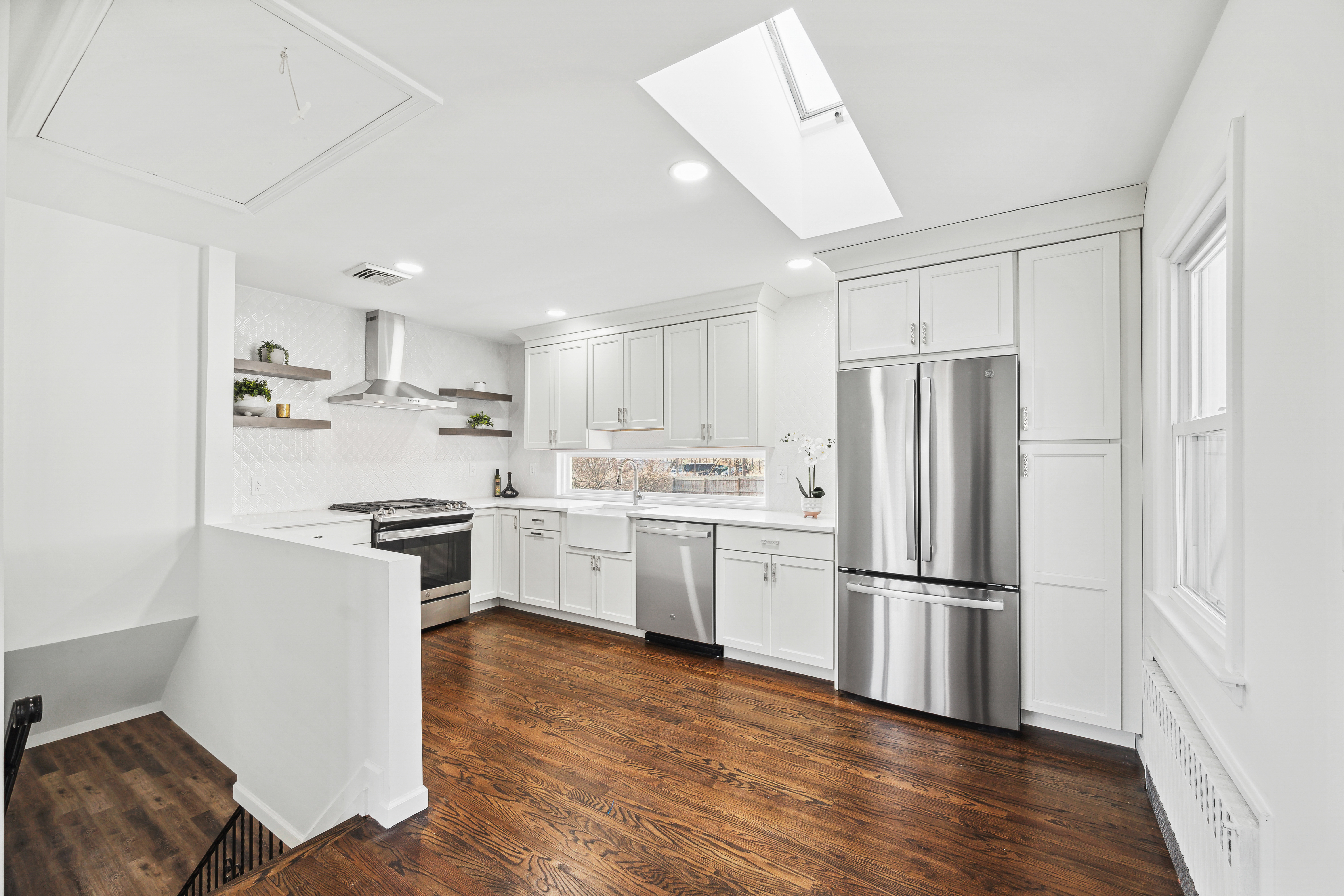 2 Robinson Avenue 
