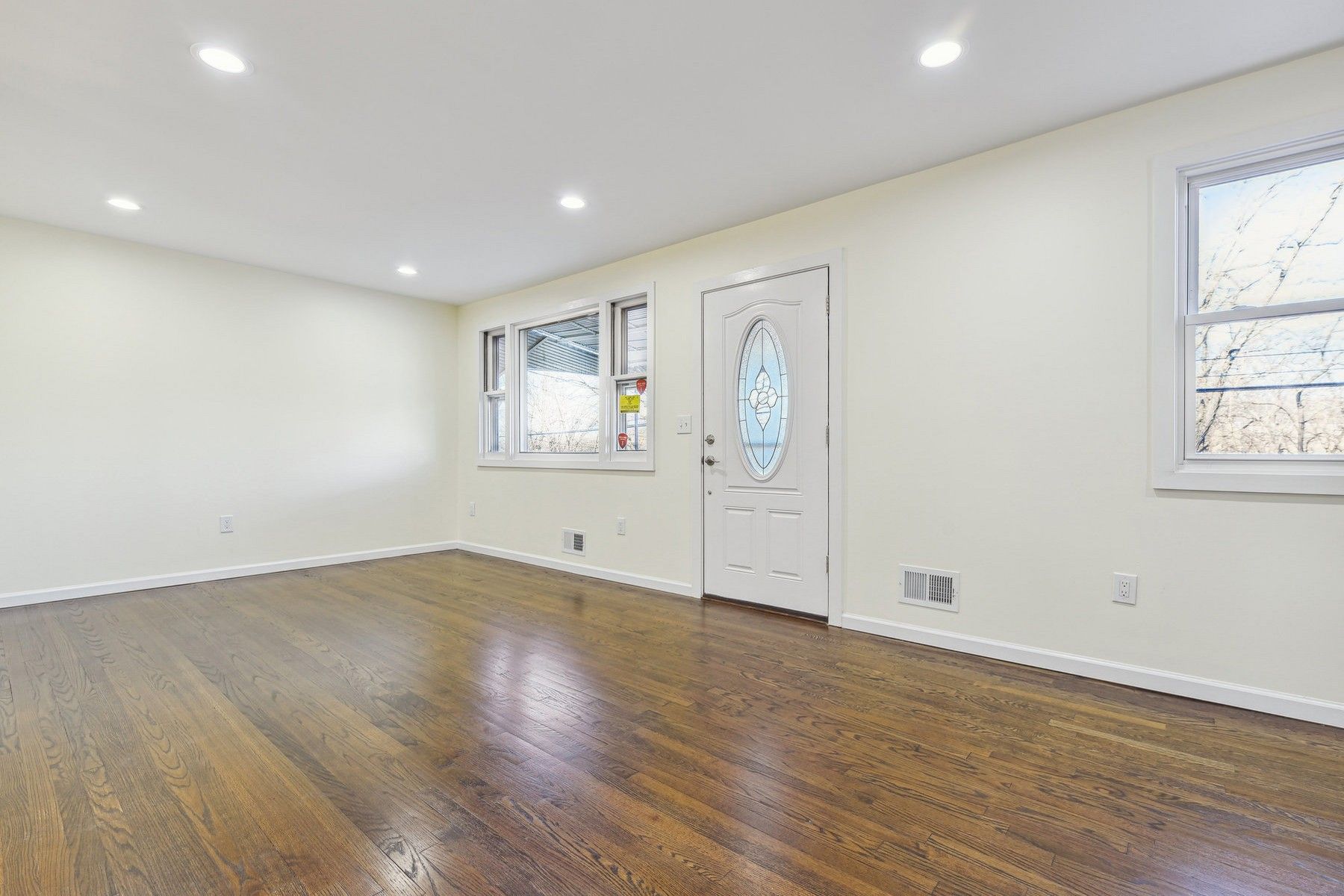 387 E Passaic Ave 