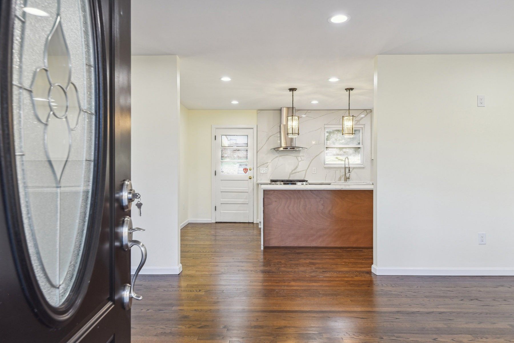 387 E Passaic Ave 