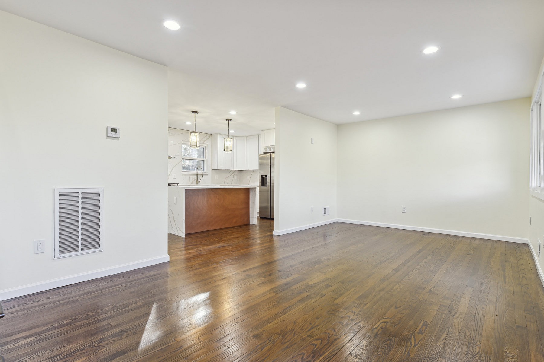 387 E Passaic Ave 