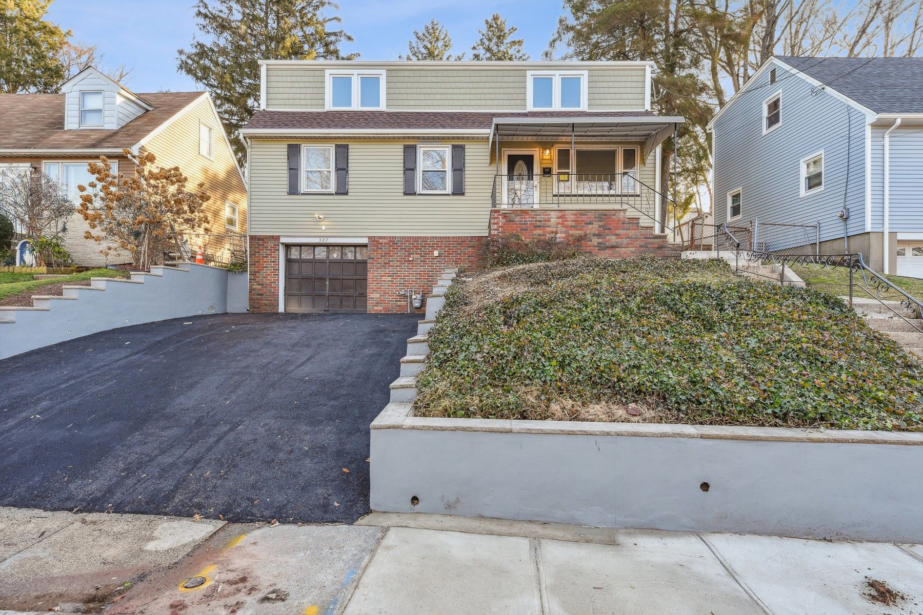 387 E Passaic Ave 