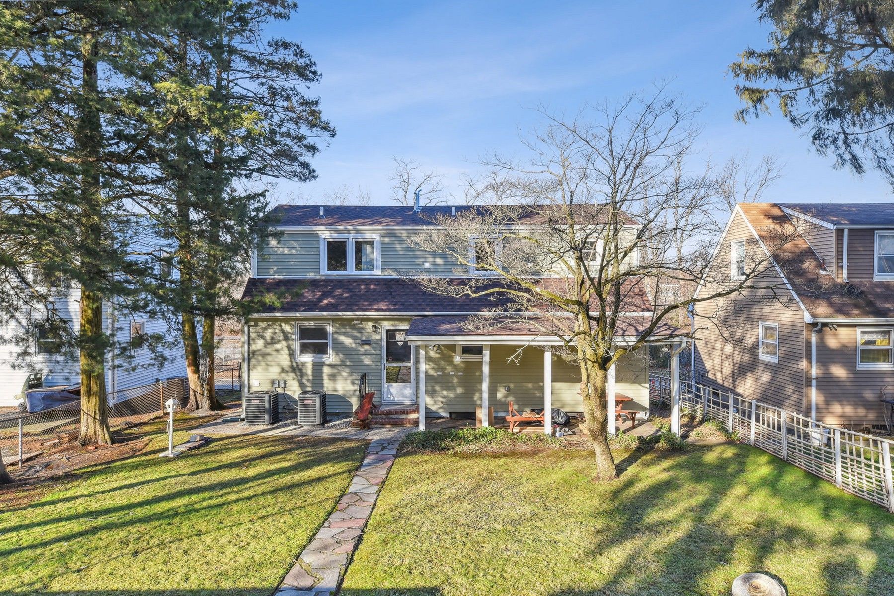 387 E Passaic Ave 
