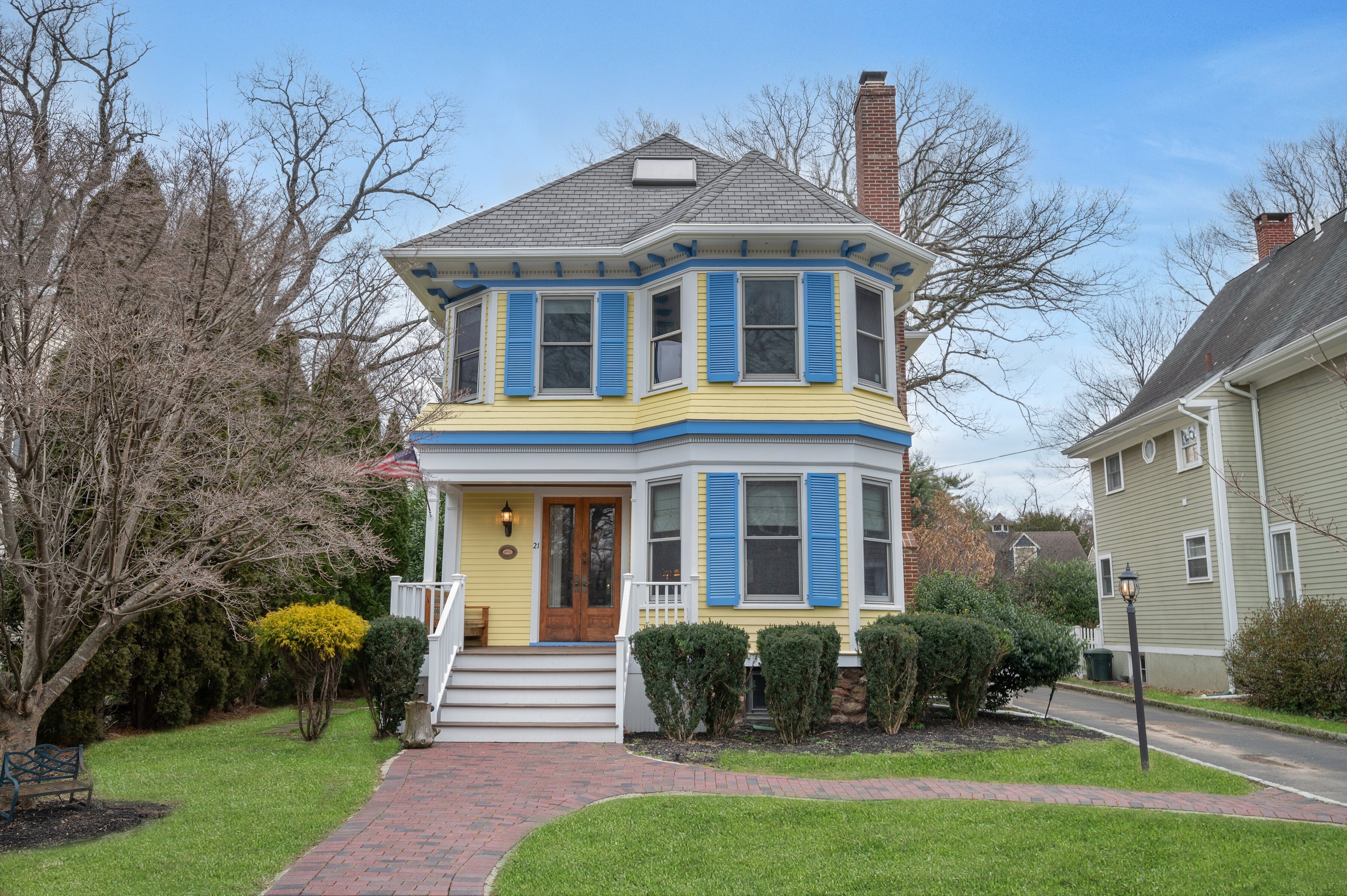 21 Ruthven Place 