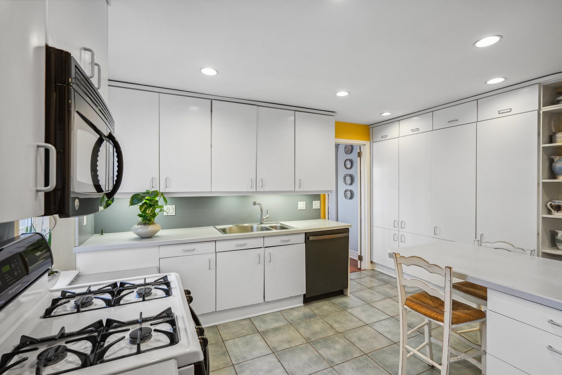 10 Crestmont Rd 1b Unit# 1B