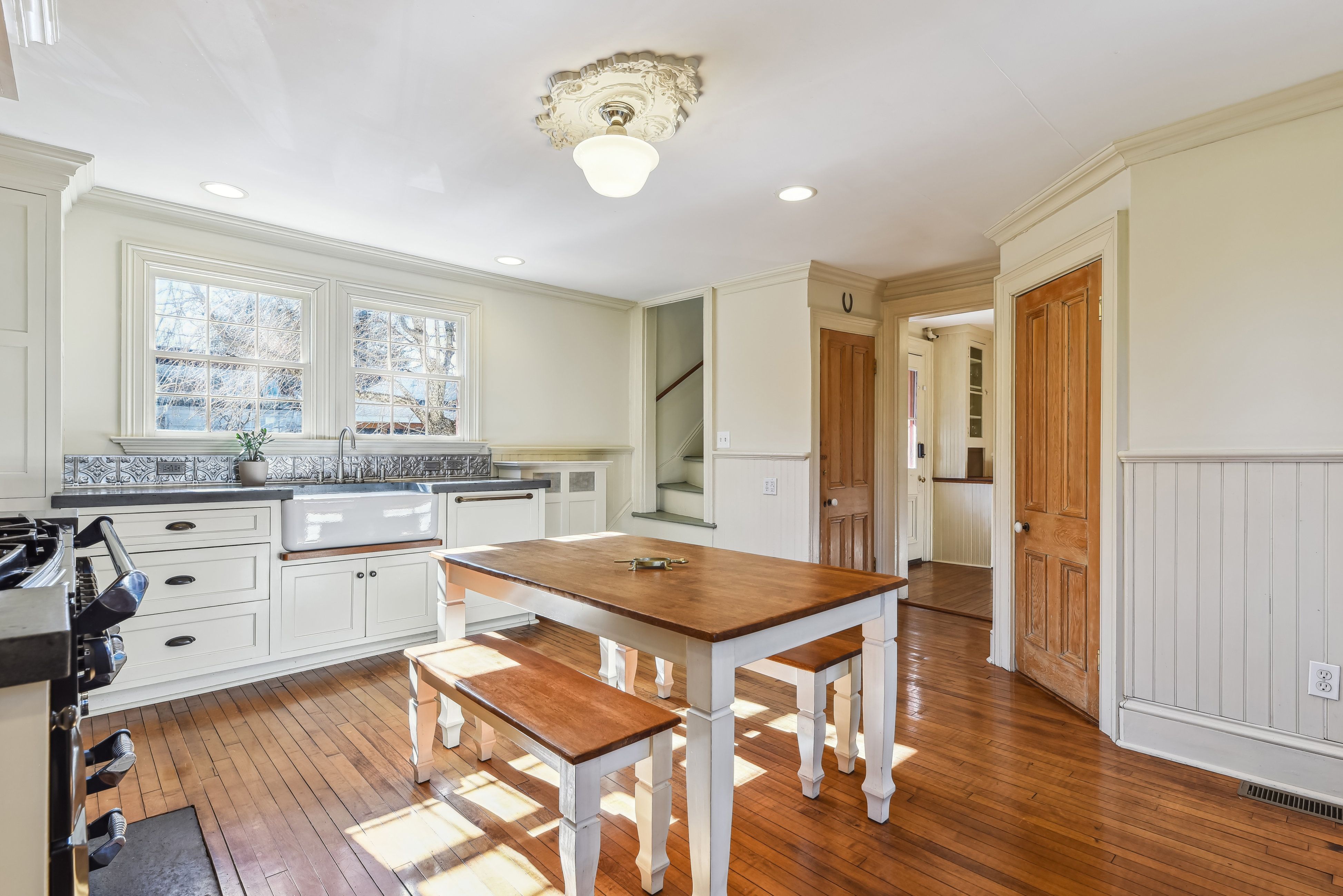 31 Hobart Avenue 