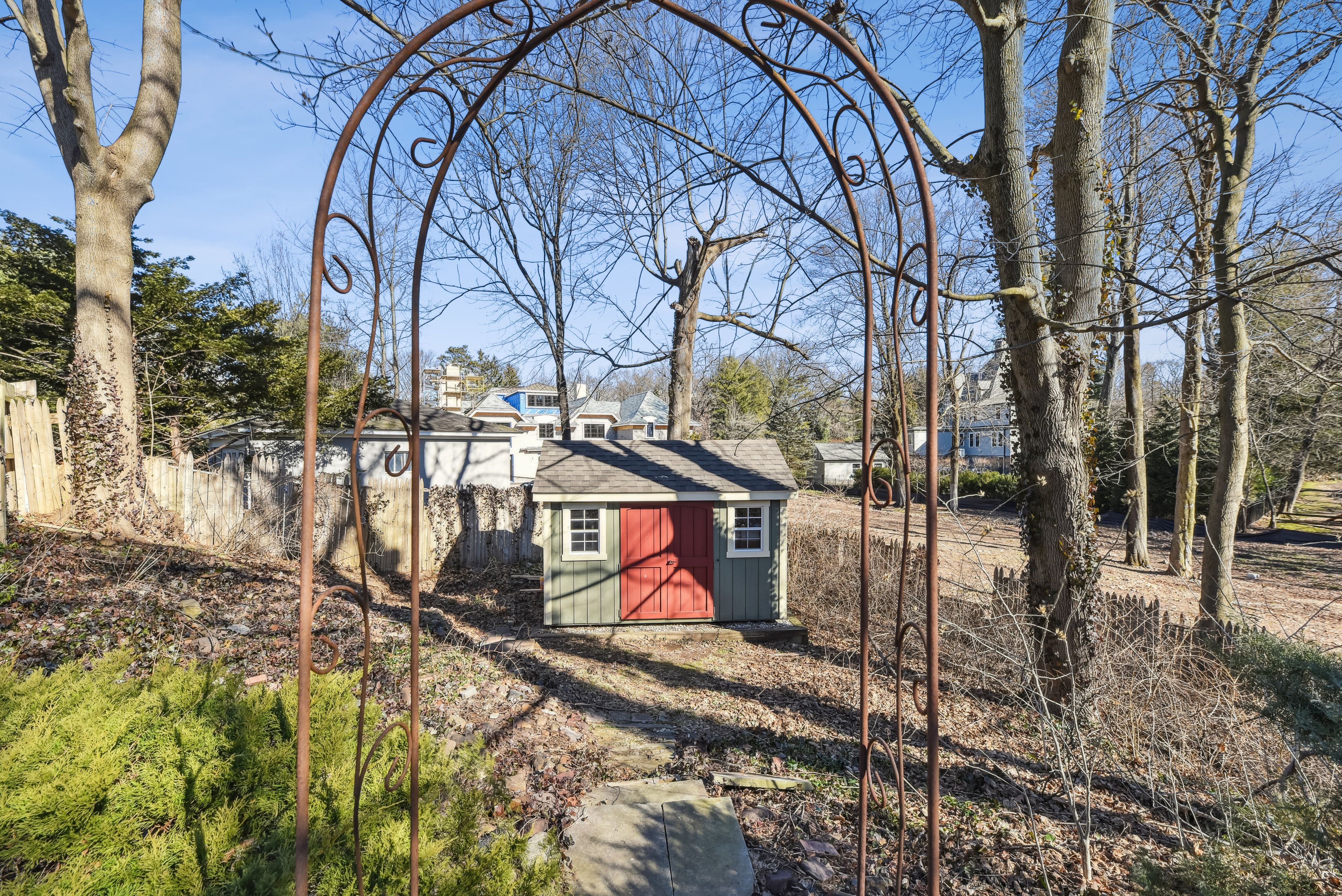 31 Hobart Avenue 