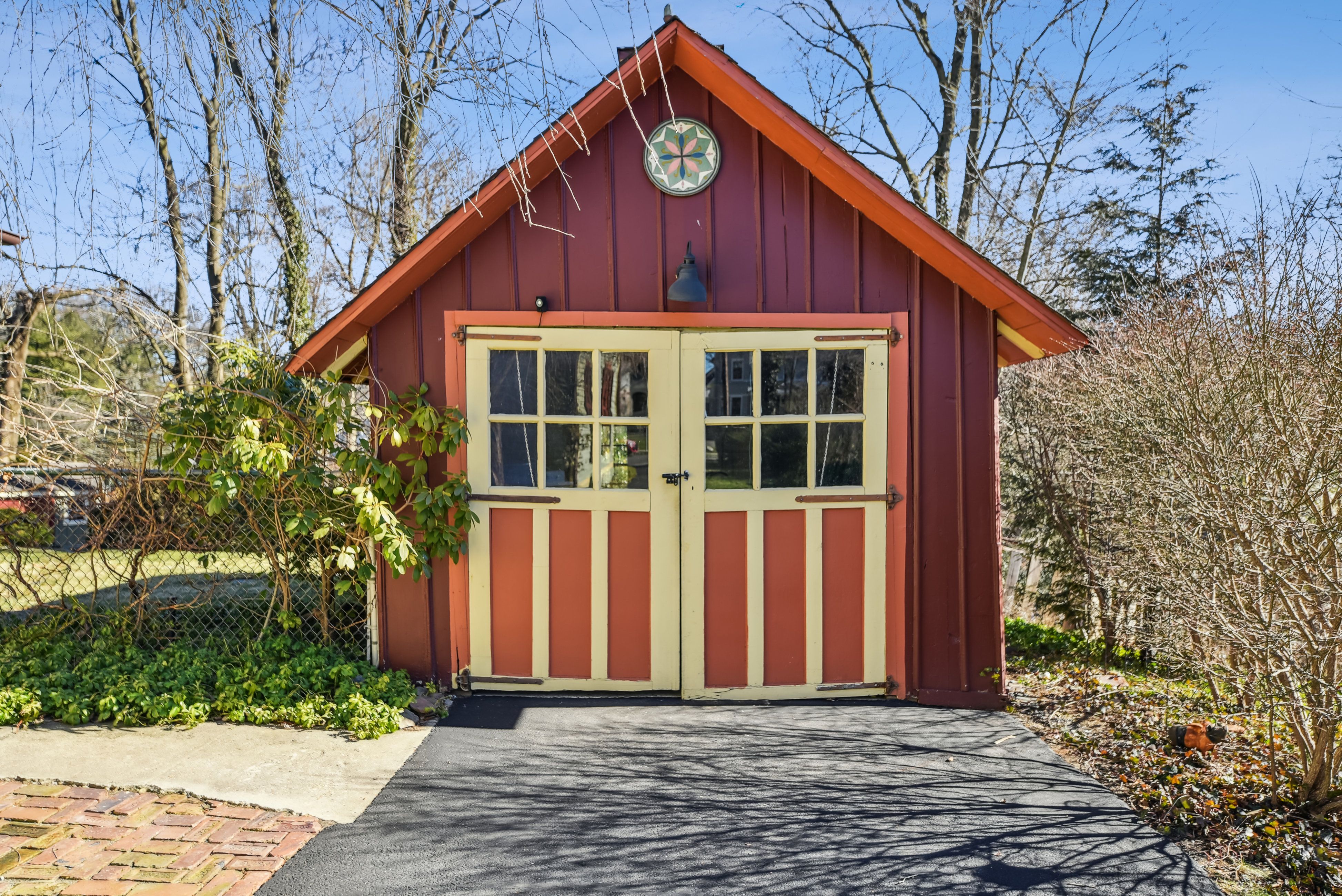 31 Hobart Avenue 