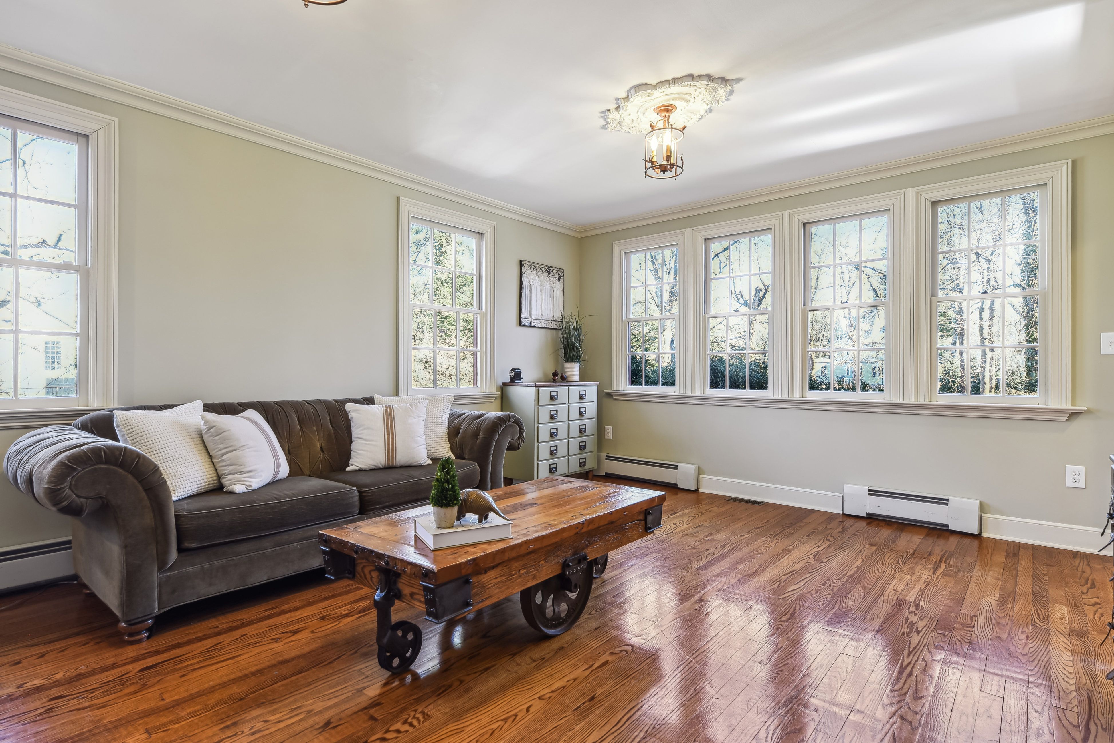 31 Hobart Avenue 