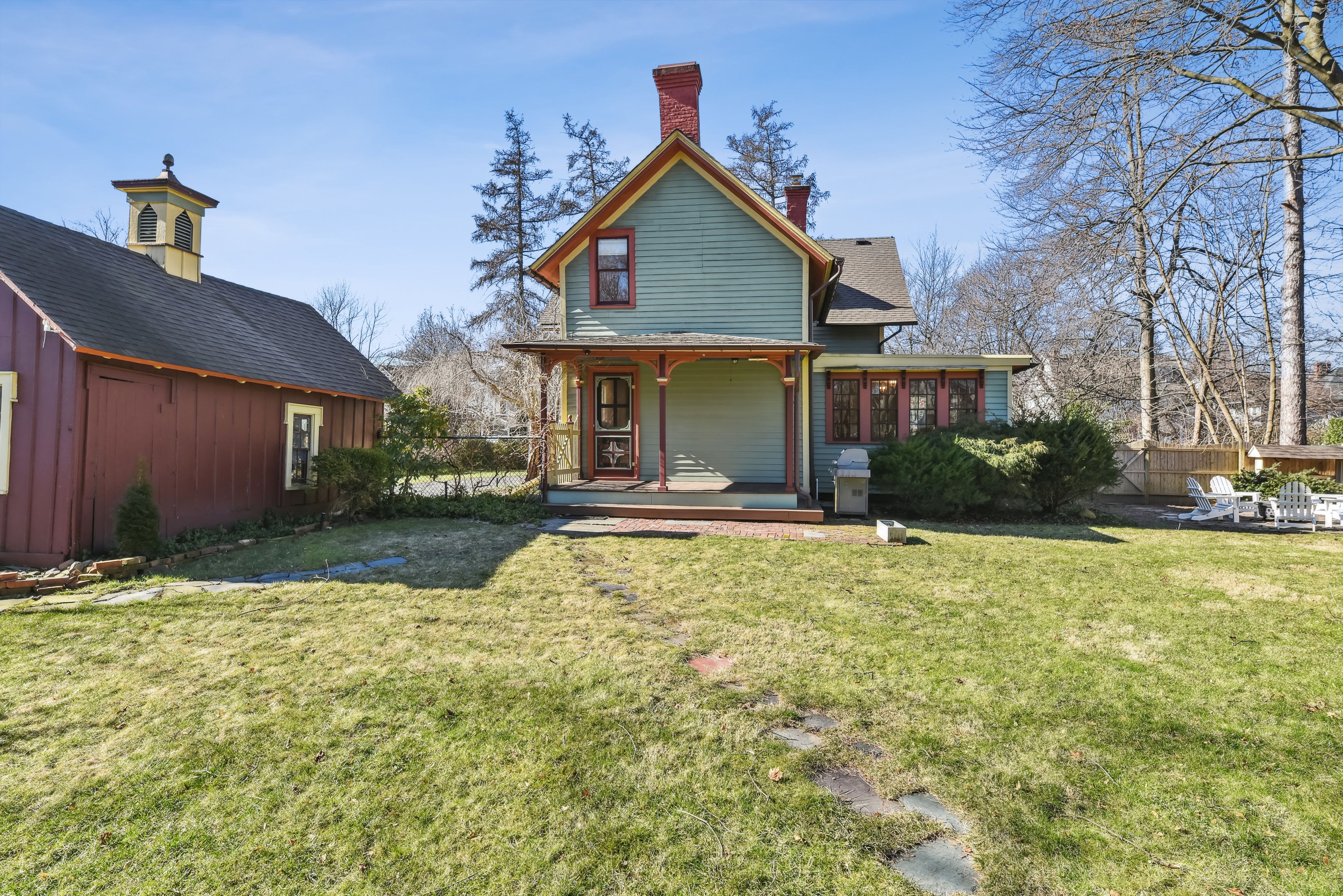 31 Hobart Avenue 