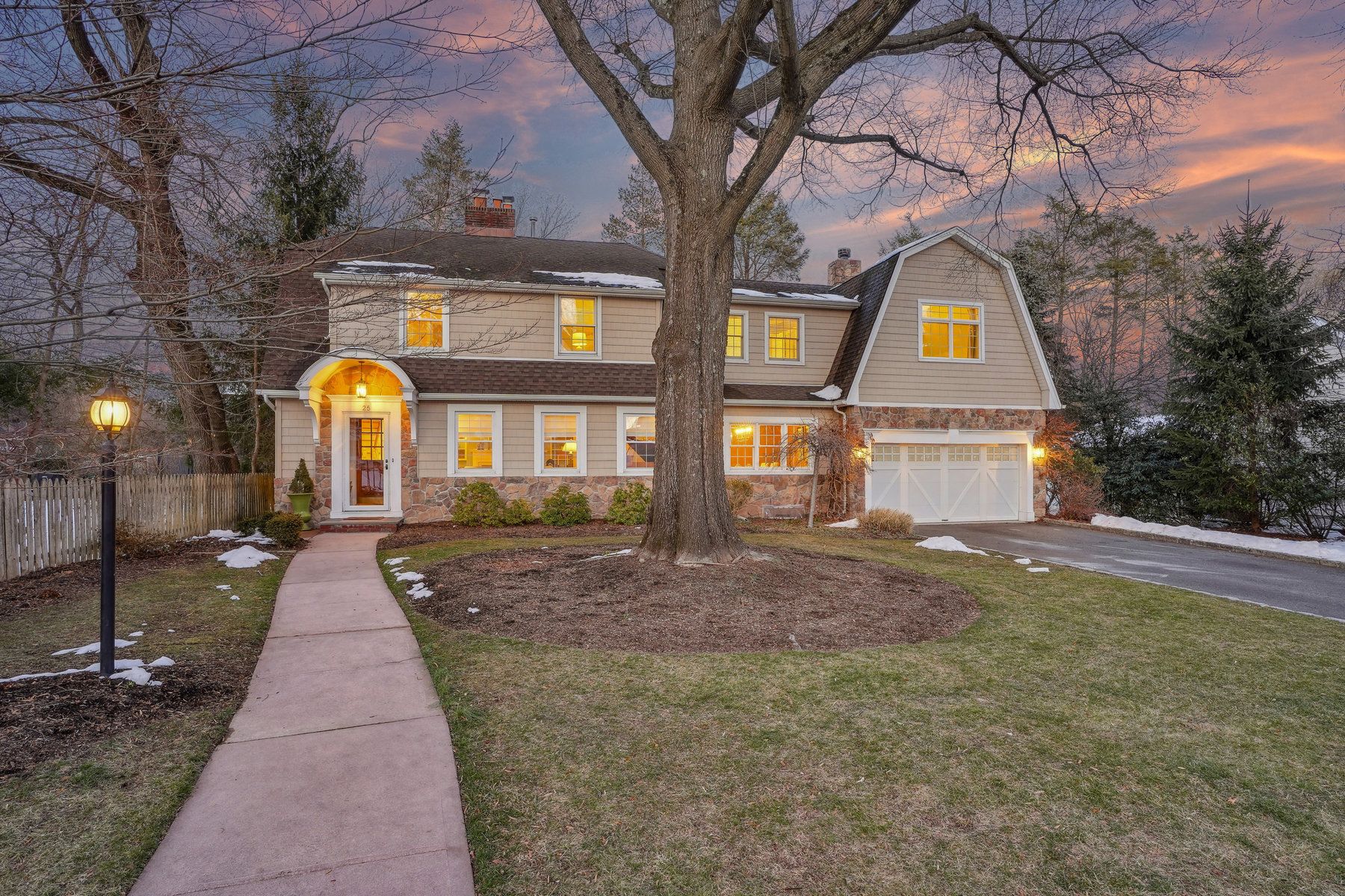 25 Laurel Place 