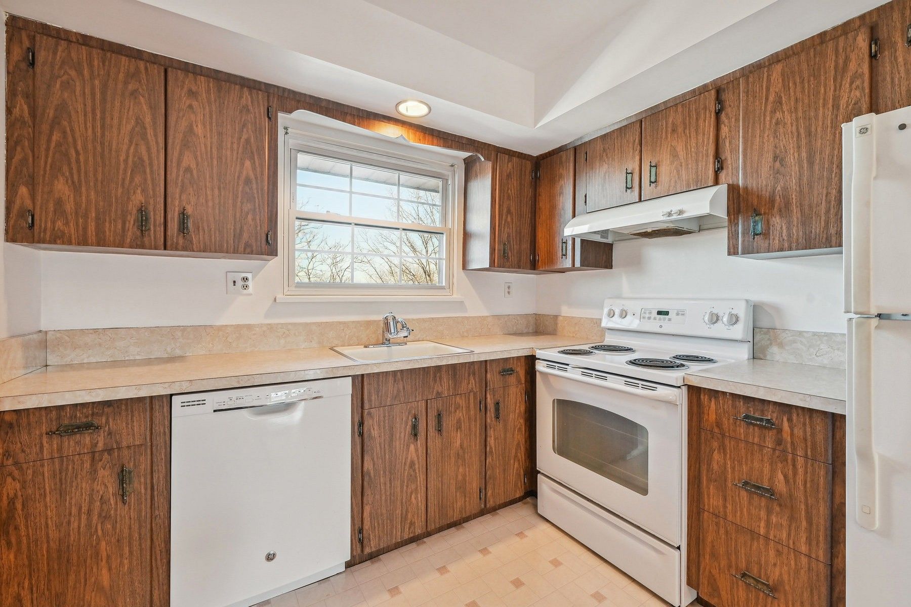 355 Broad St Unit# B6