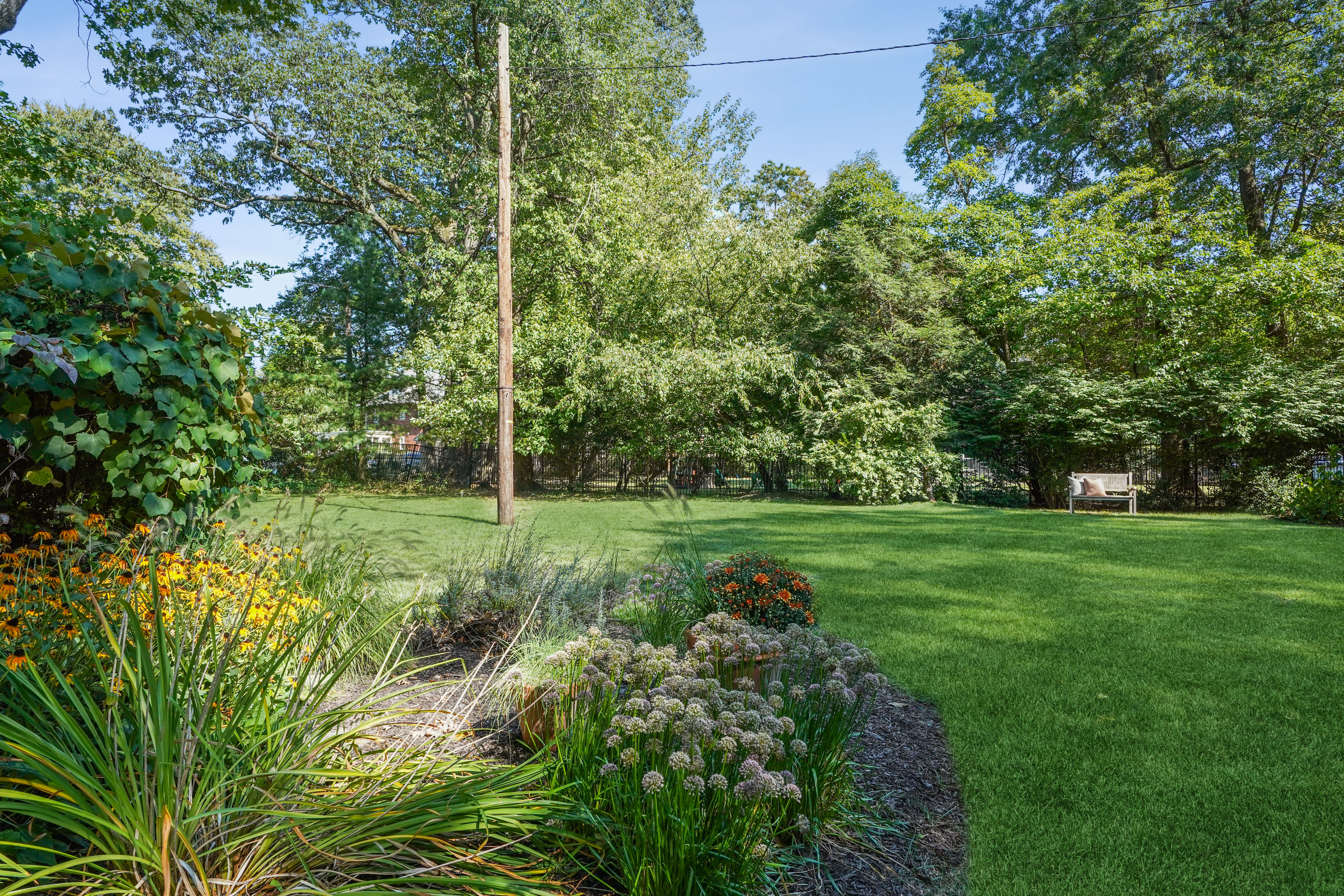 305 Hartford Rd 