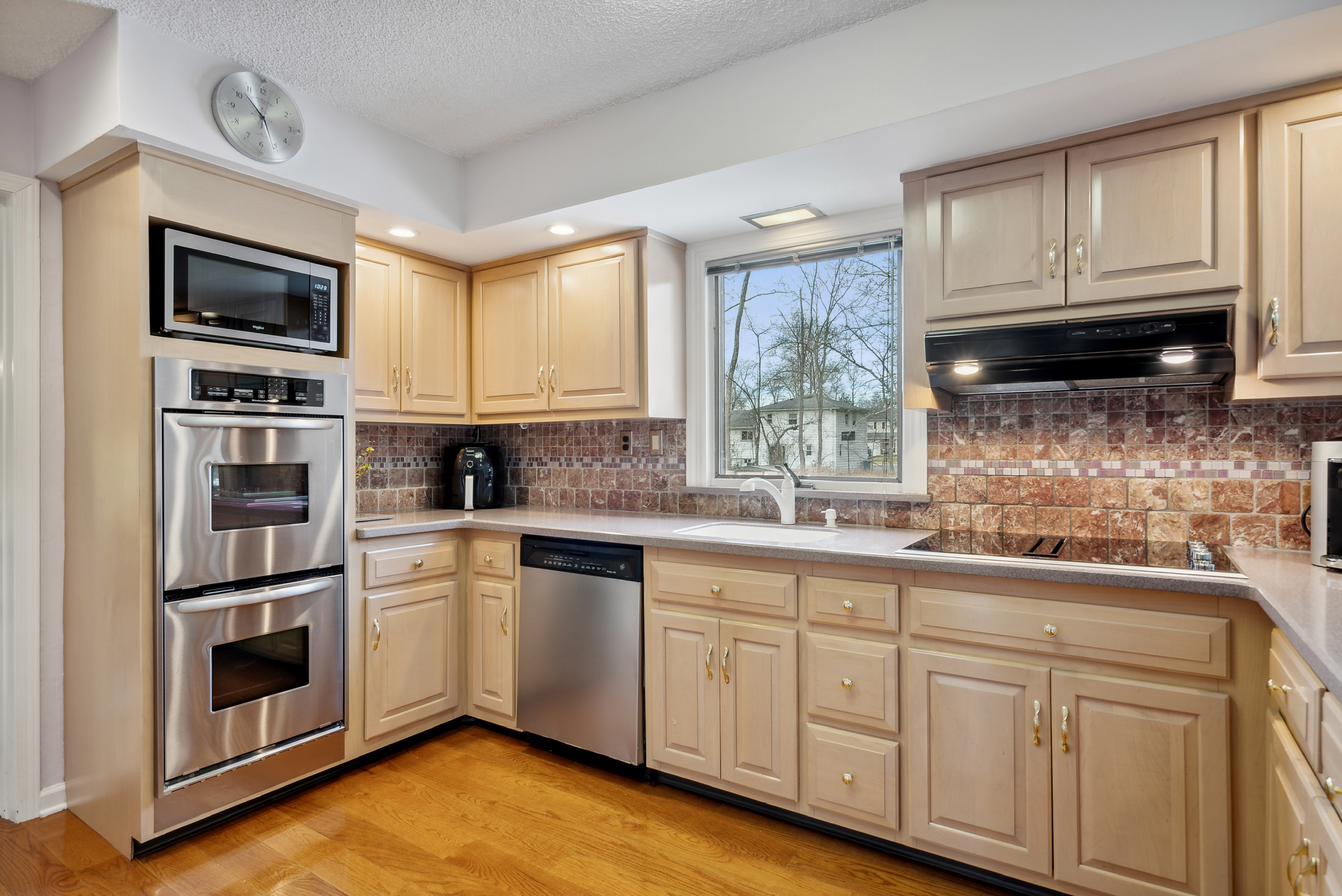 17 Aldrin Dr 
