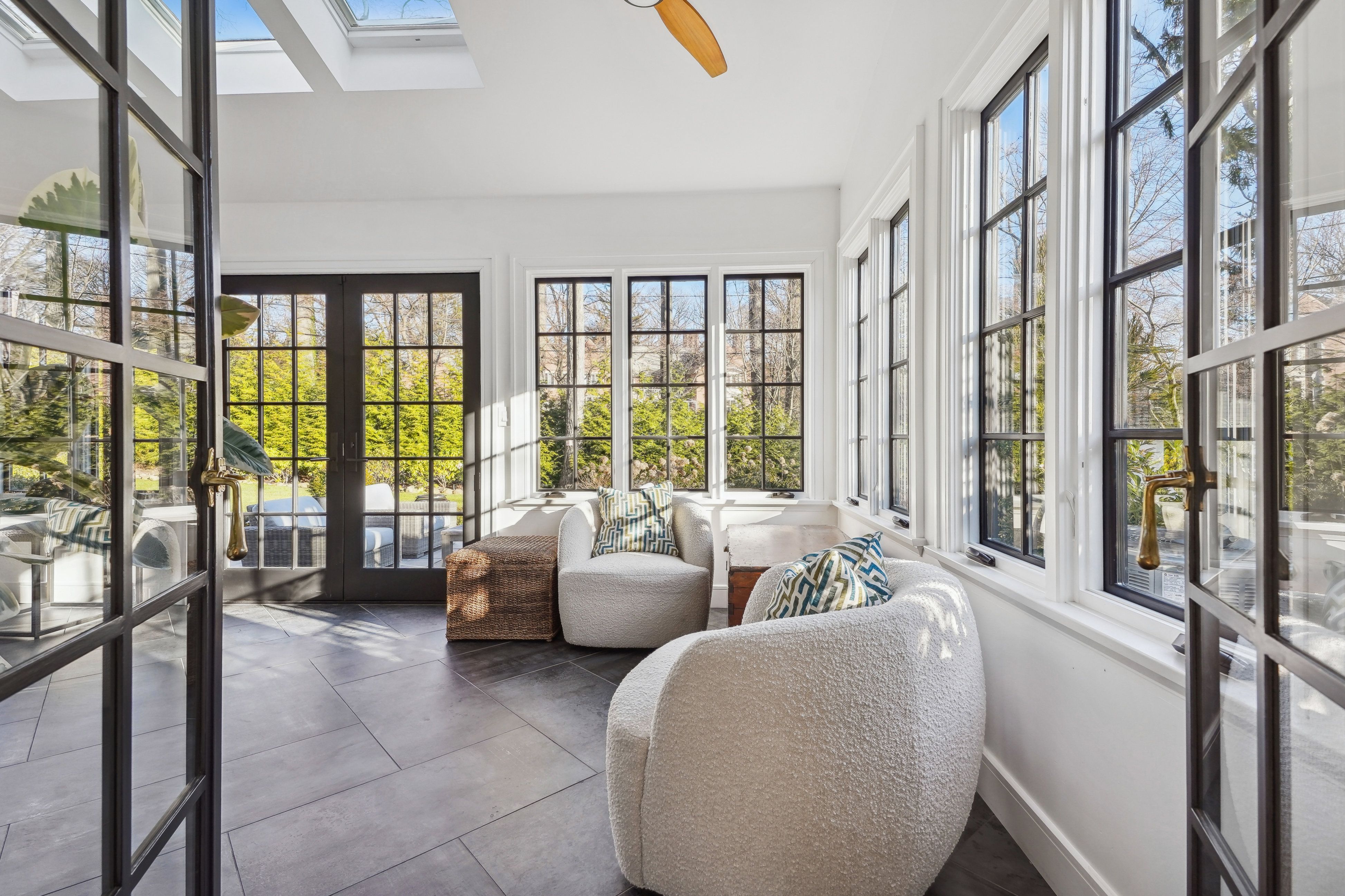 89 Eagle Rock Way 