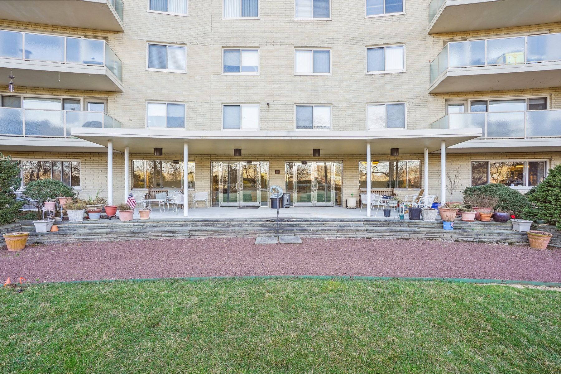 377 S Harrison St Unit# 15D