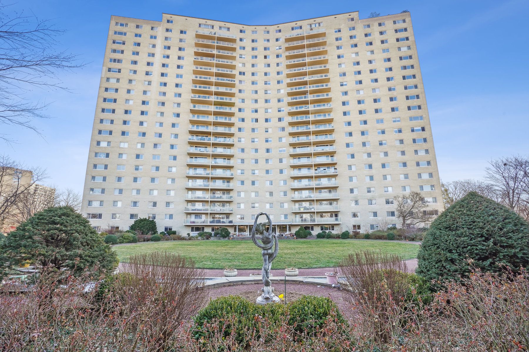 377 S Harrison St Unit# 15D