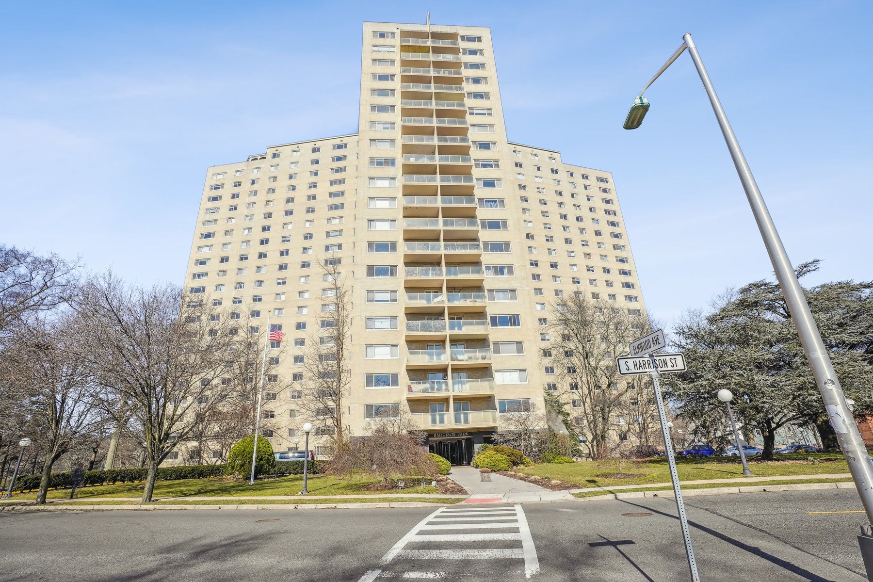 377 S Harrison St Unit# 15D