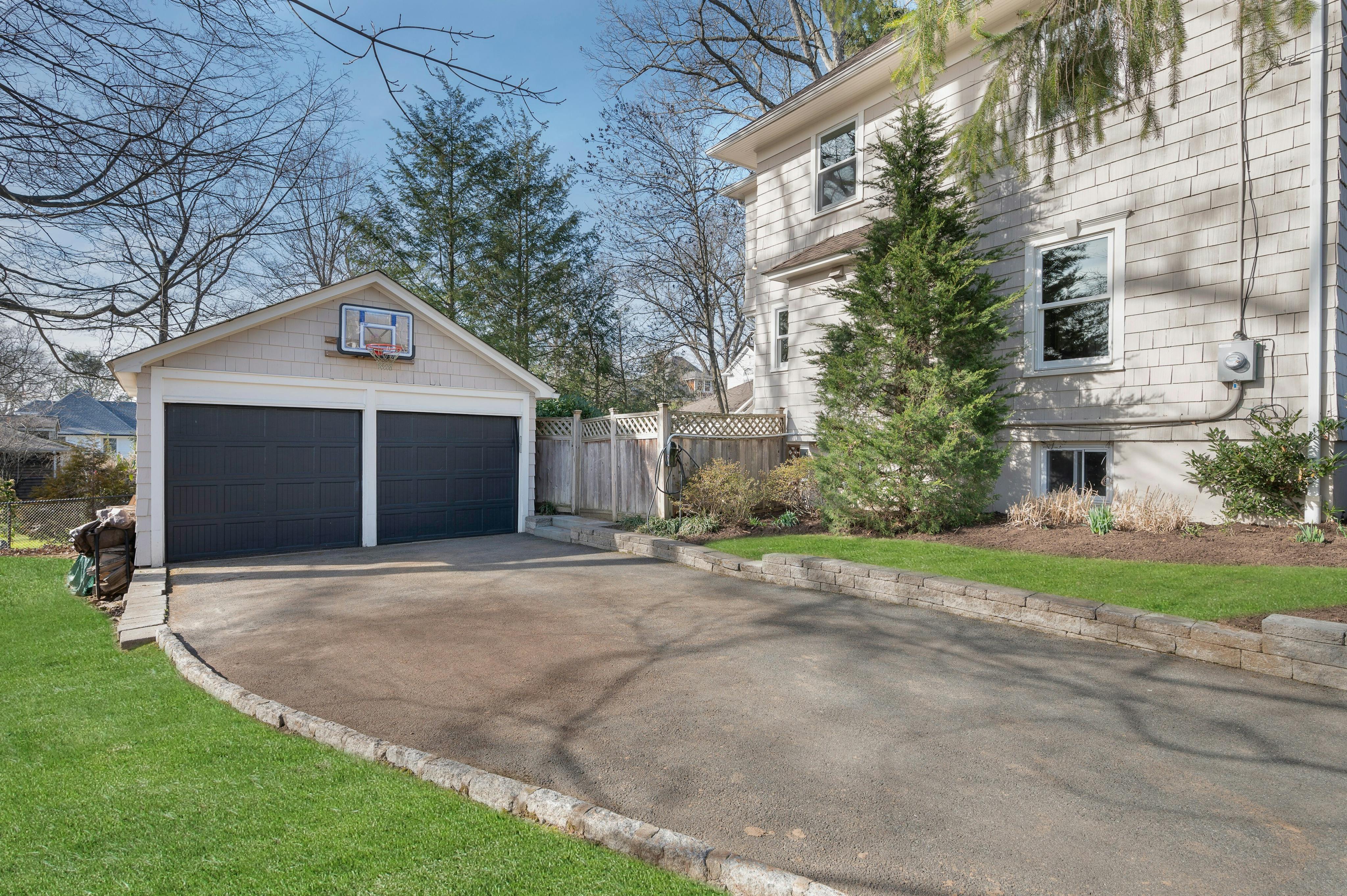 109 Oak Ridge Avenue 