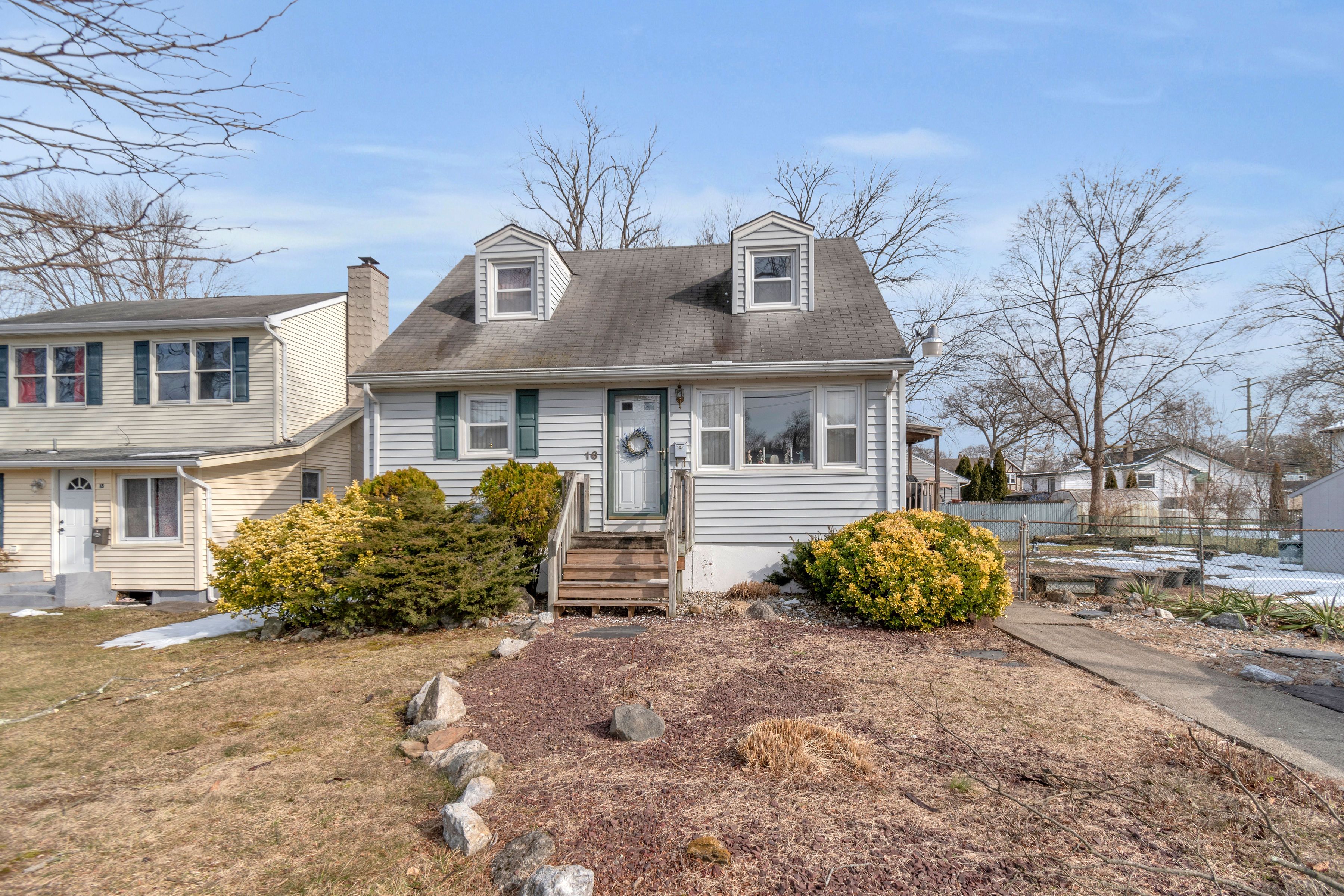 16 Sioux Ave