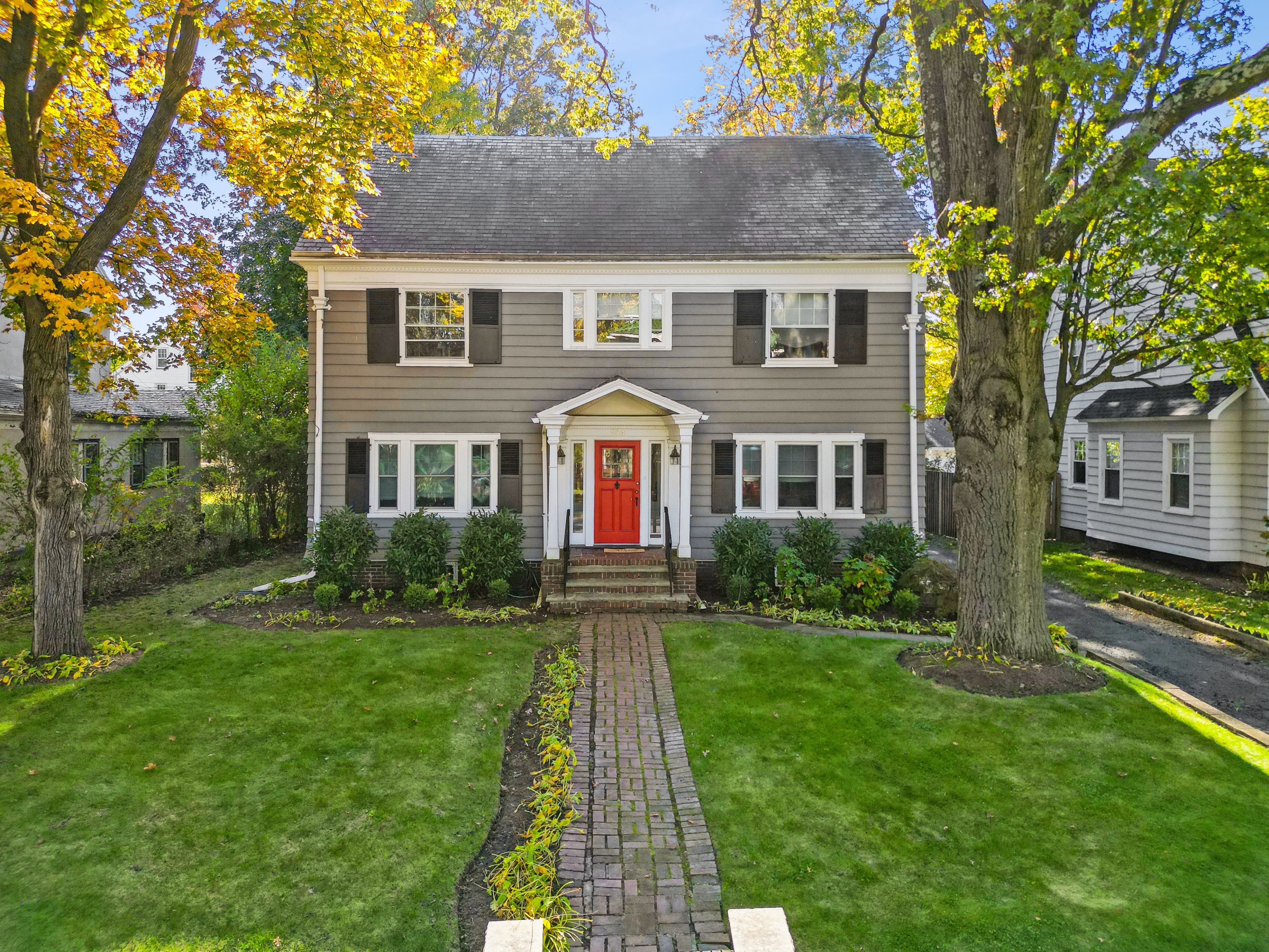 574 Sinclair Terrace 