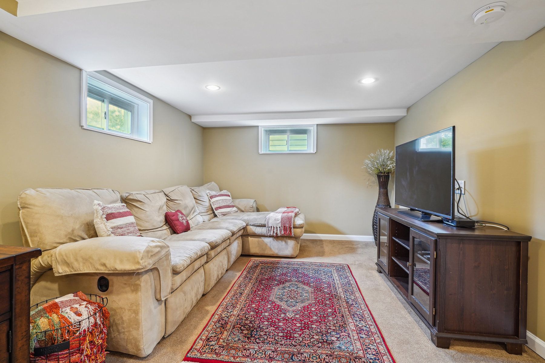 27 Oakwood Ave 