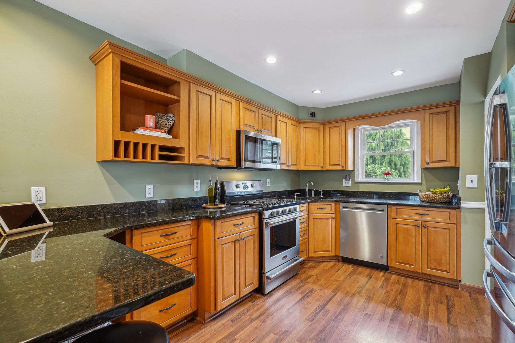 27 Oakwood Ave 