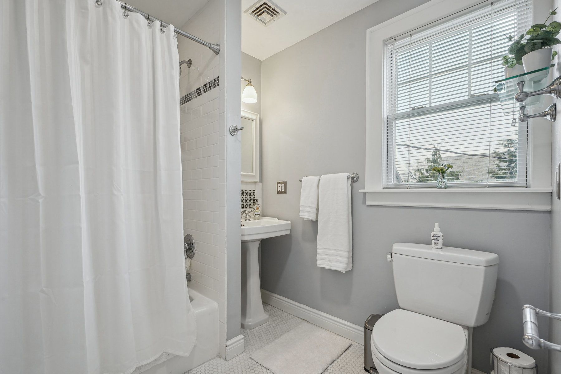 27 Oakwood Ave 