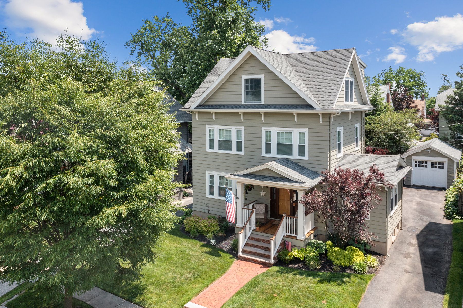 27 Oakwood Ave 