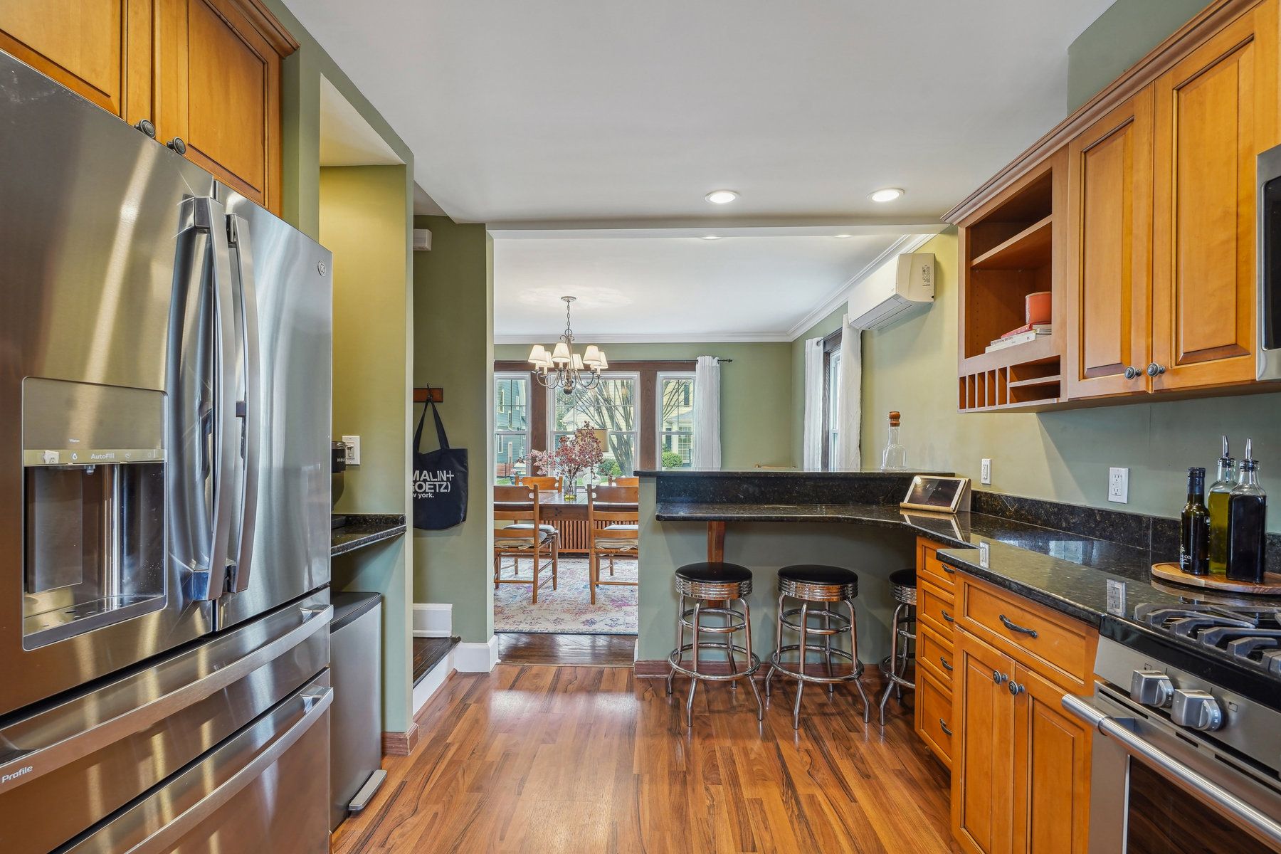 27 Oakwood Ave 