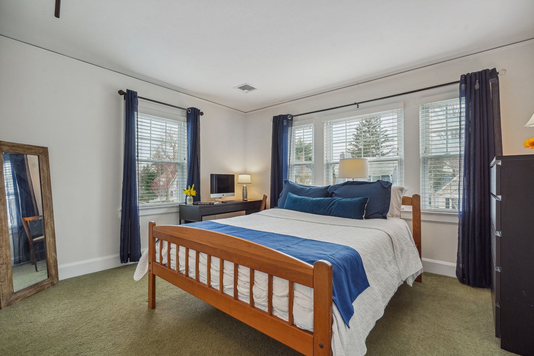 27 Oakwood Ave 