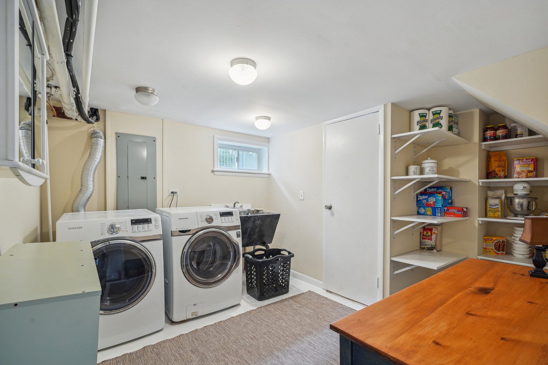 27 Oakwood Ave 