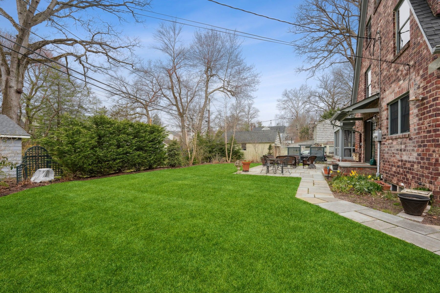 4 Woodland Crescent 