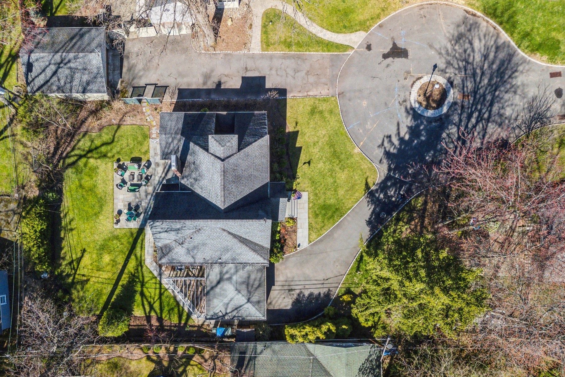 4 Woodland Crescent 