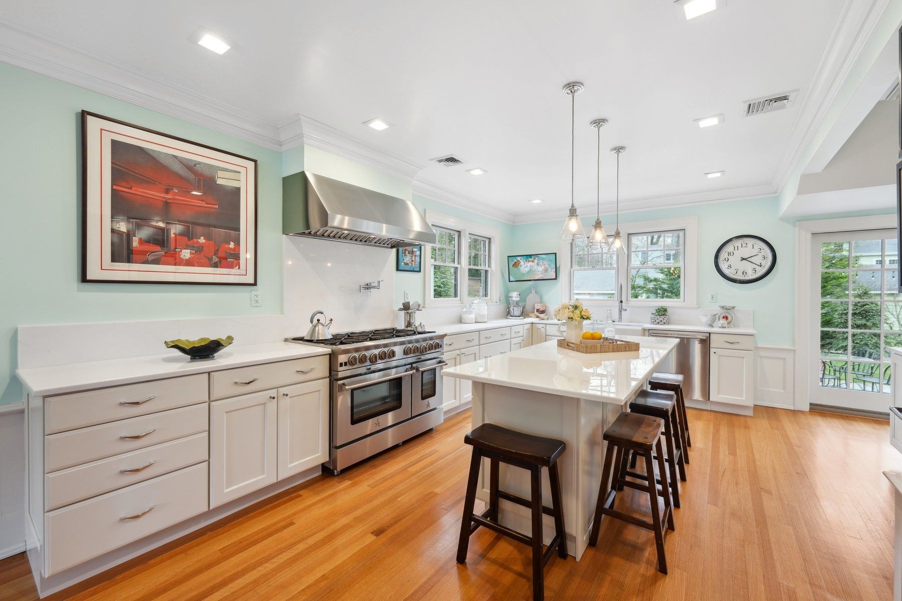 4 Woodland Crescent 