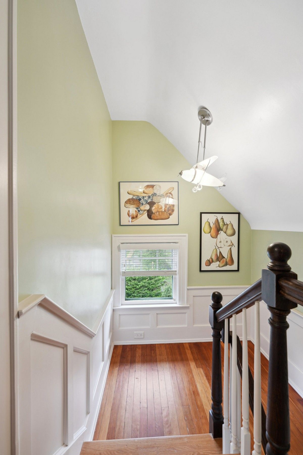 4 Woodland Crescent 
