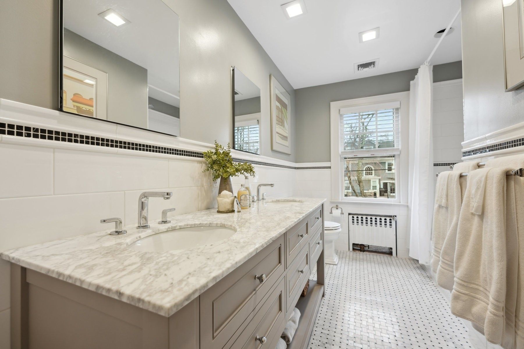 4 Woodland Crescent 