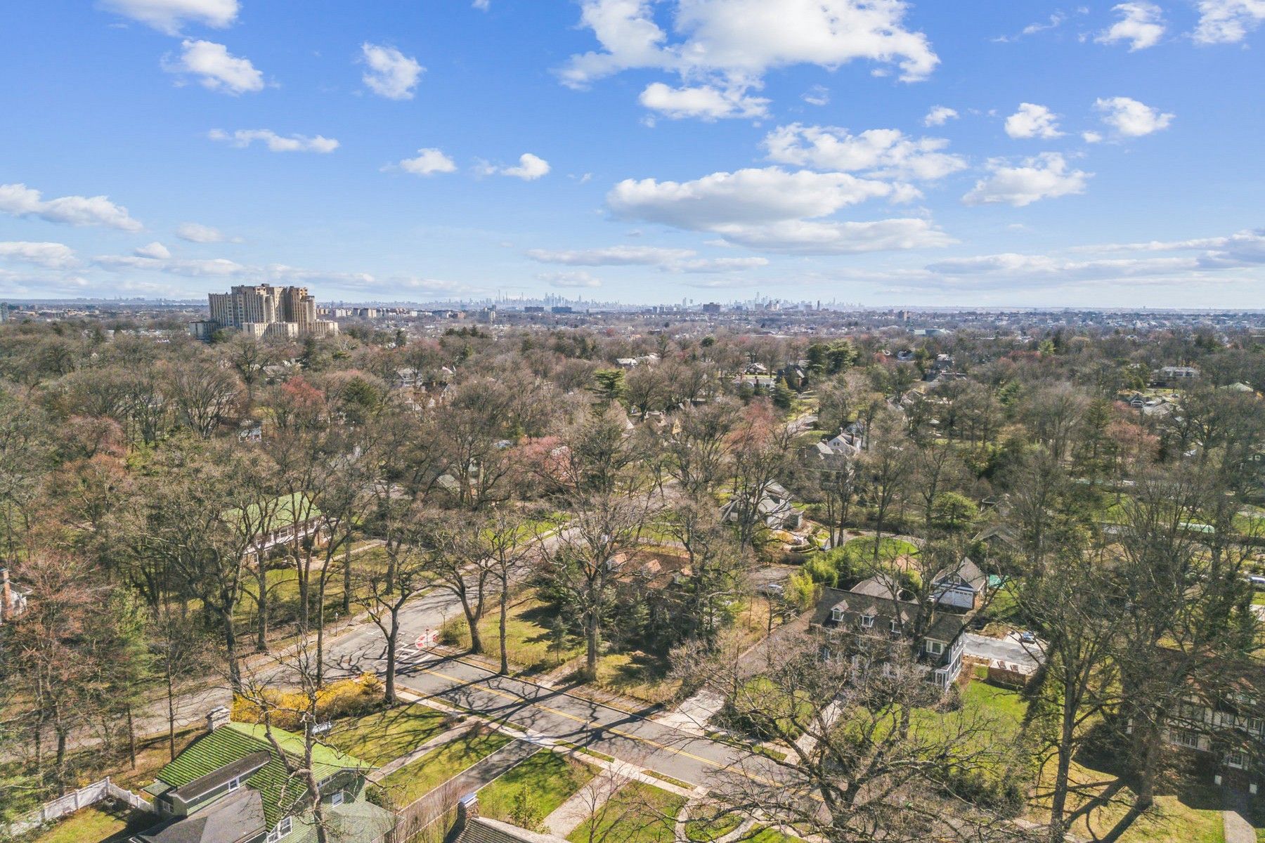 4 Woodland Crescent 