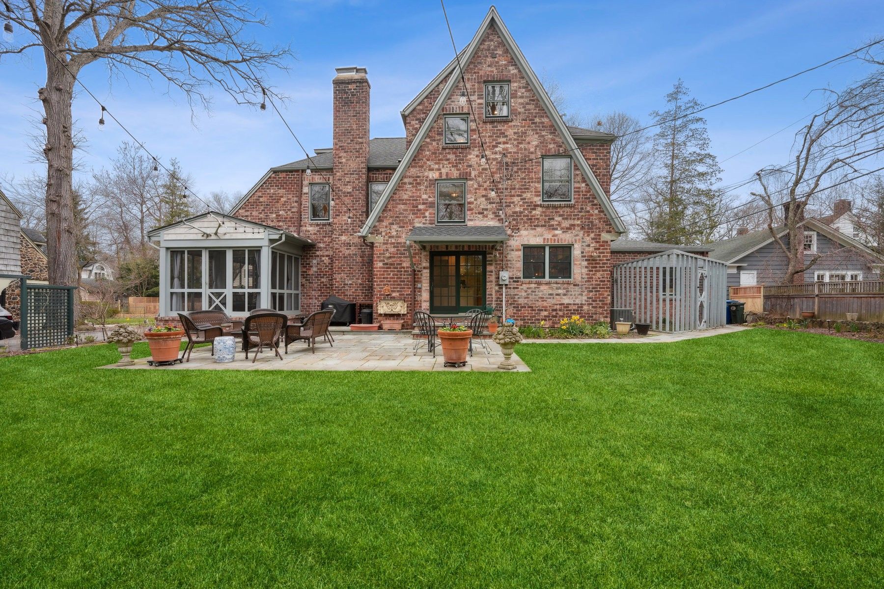 4 Woodland Crescent 
