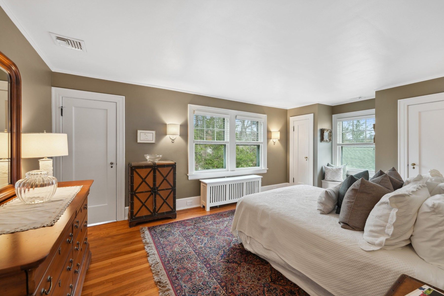 4 Woodland Crescent 