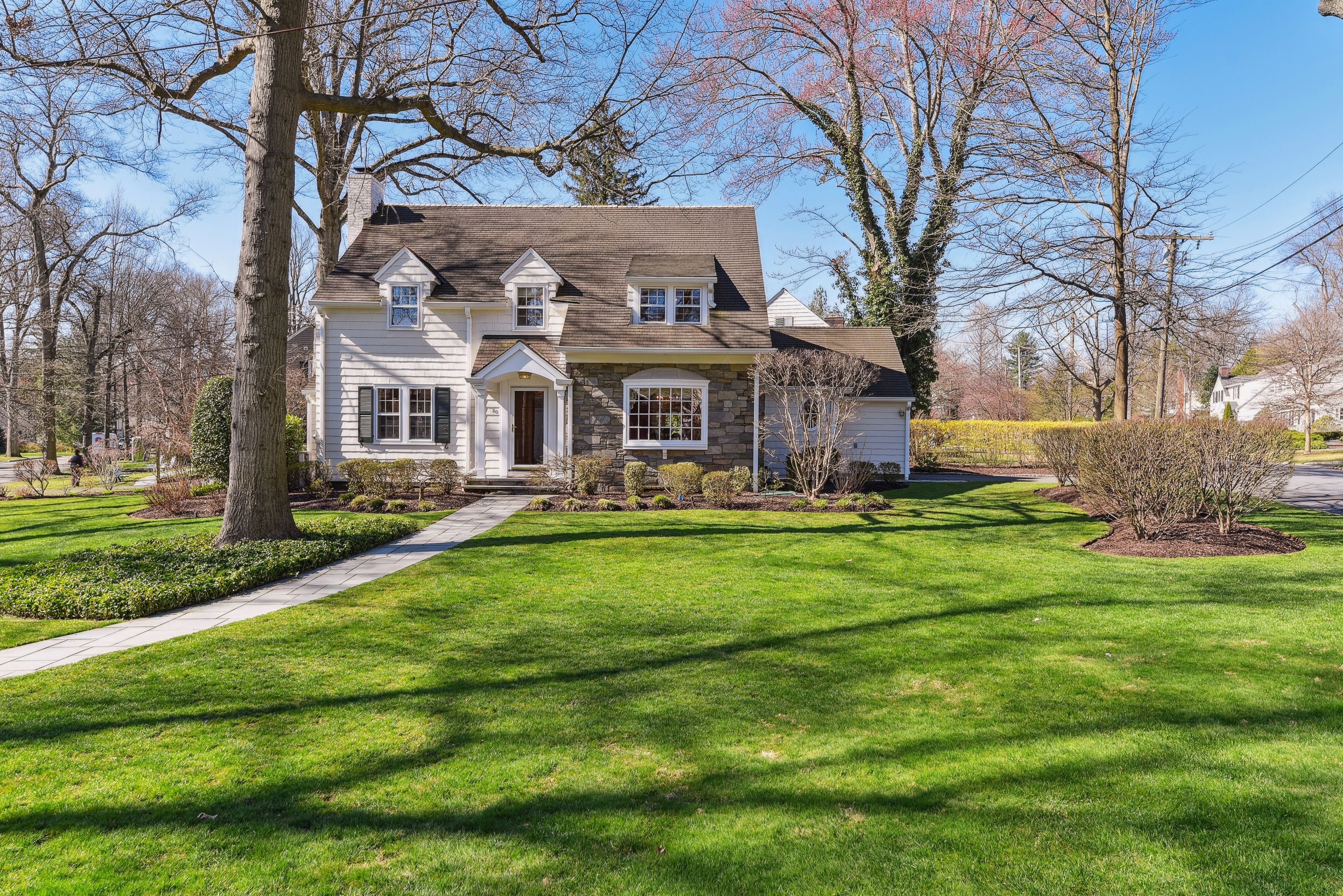 20 Glen Oaks Avenue 