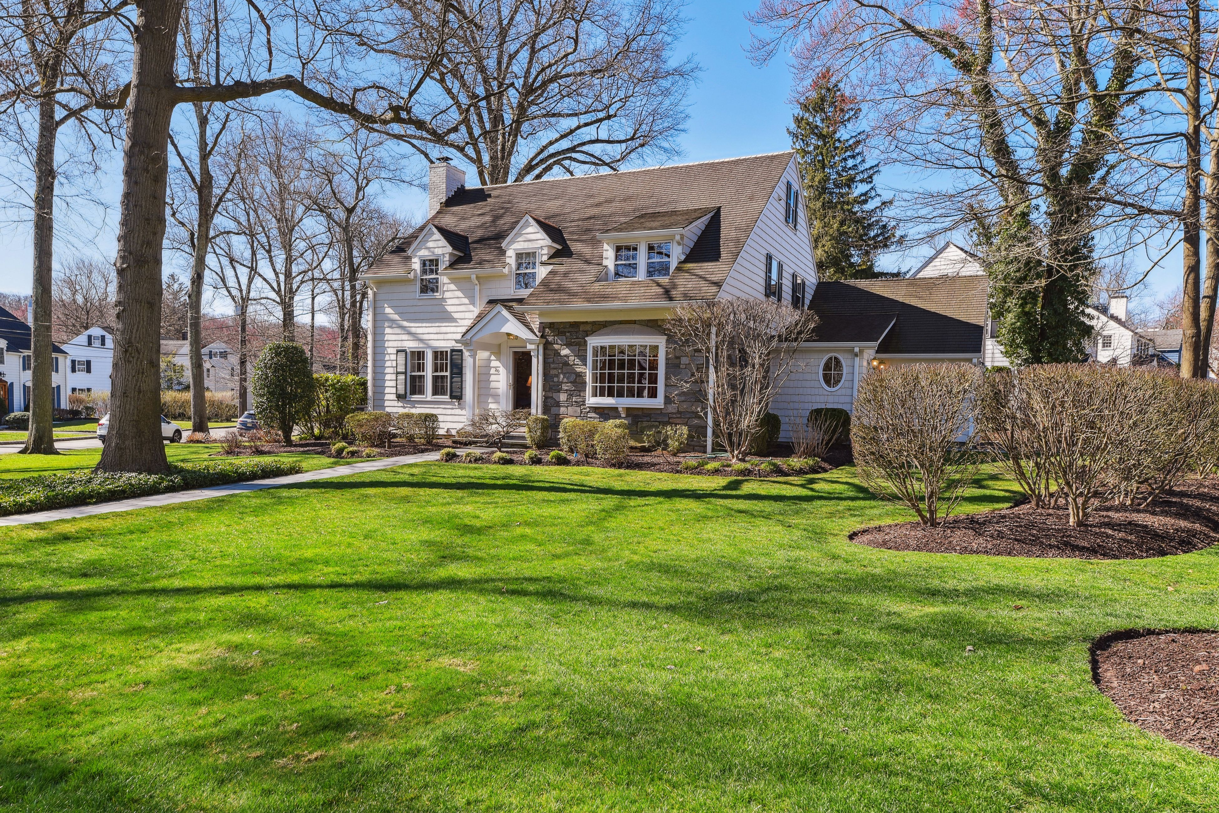 20 Glen Oaks Avenue 