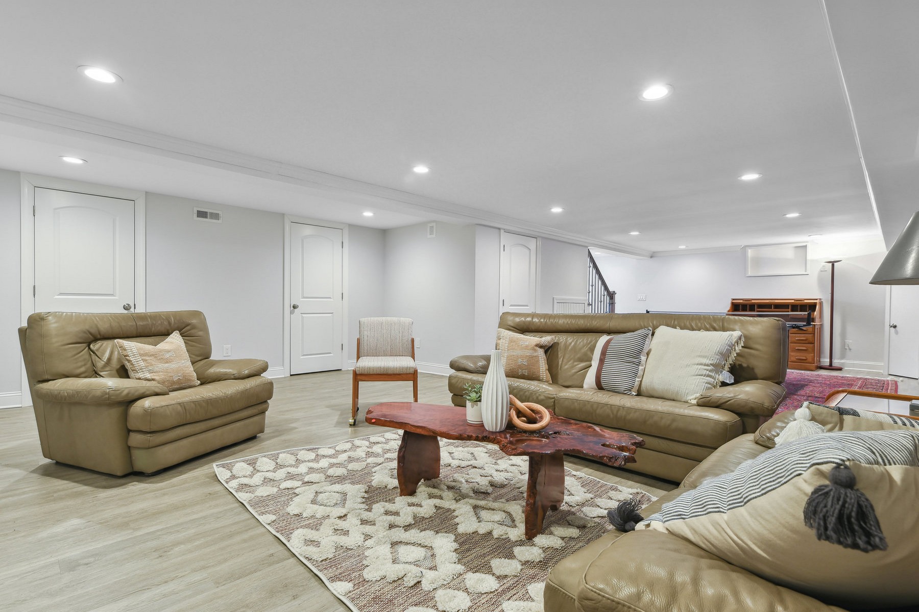 1241 Raritan Rd 