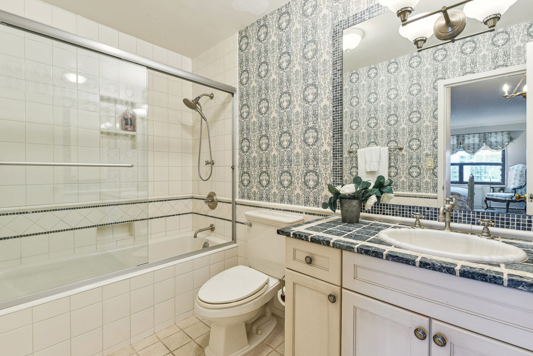 2 Claridge Dr Unit# 8HE