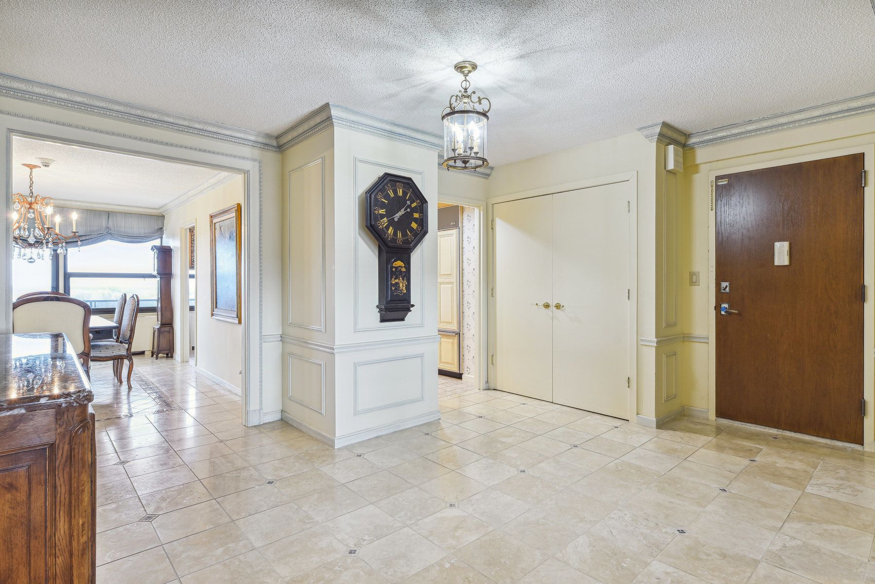 2 Claridge Dr Unit# 8HE
