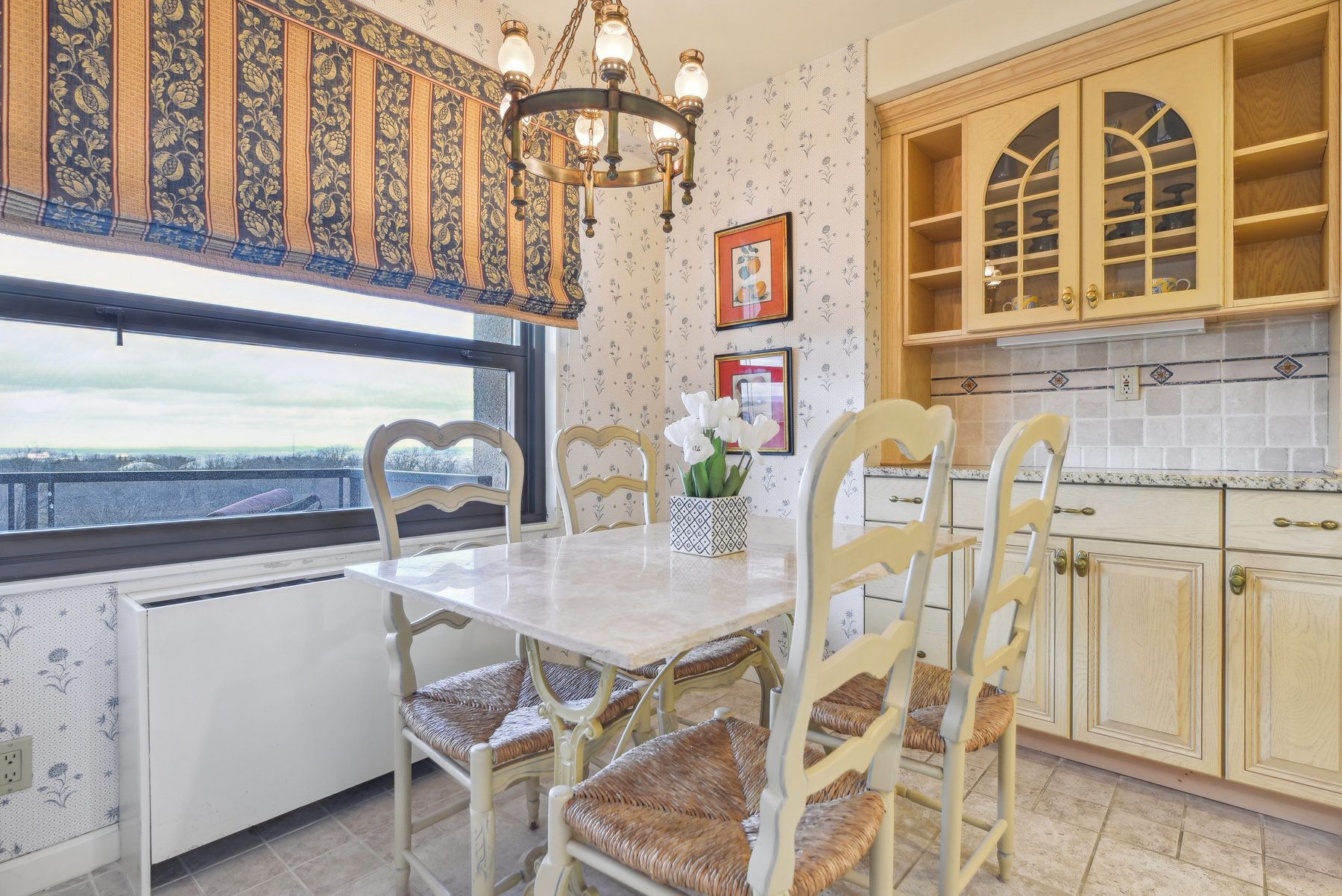2 Claridge Dr Unit# 8HE