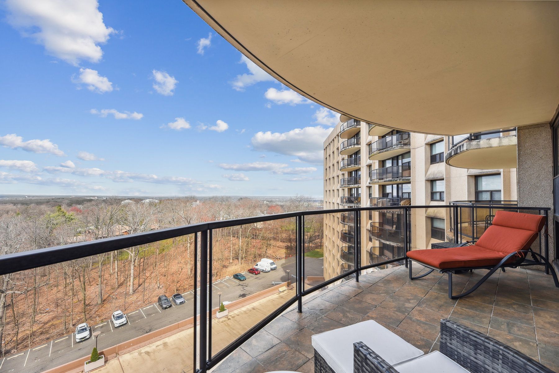 2 Claridge Dr Unit# 8HE