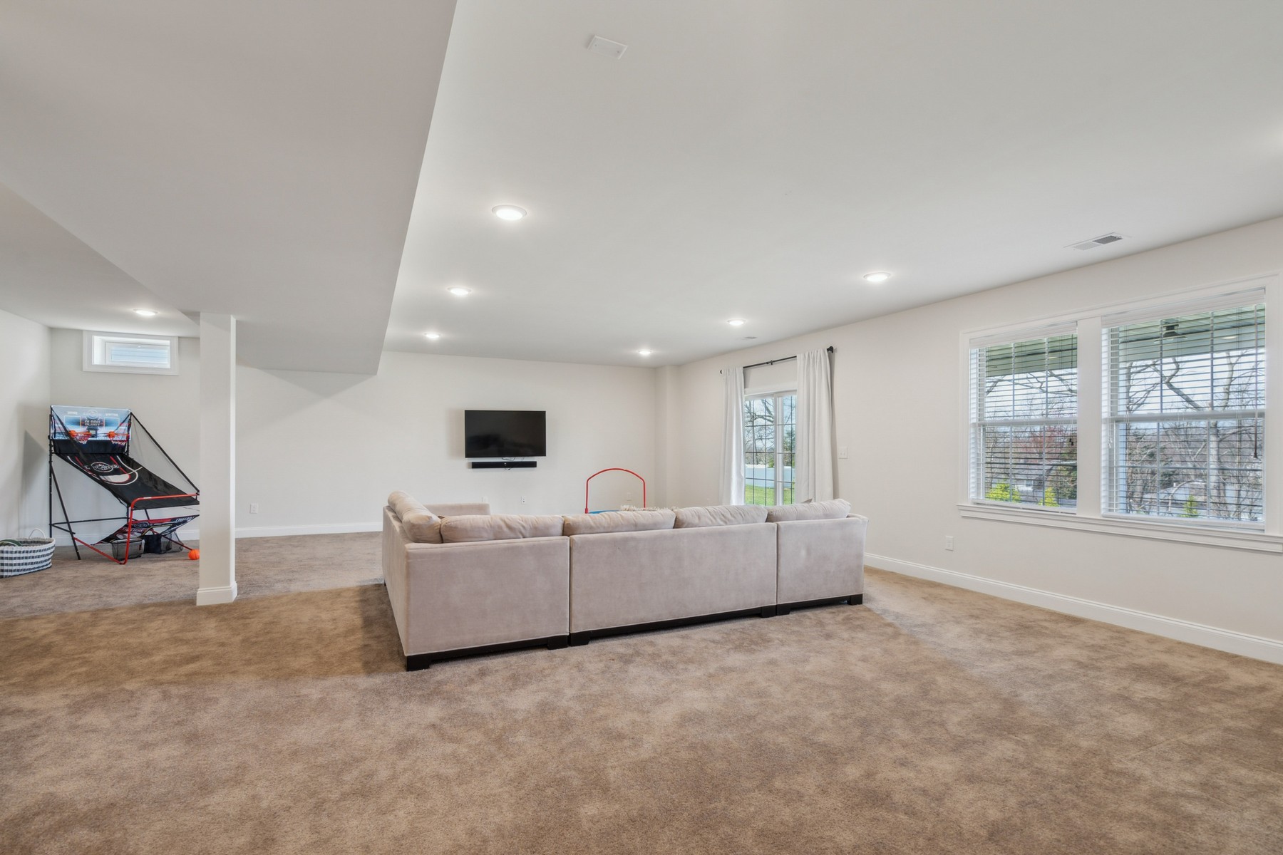 9 Hilltop Dr 