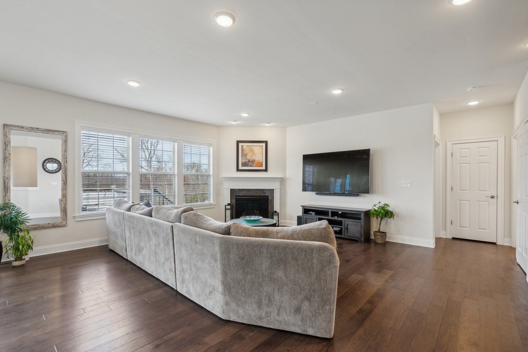 9 Hilltop Dr 