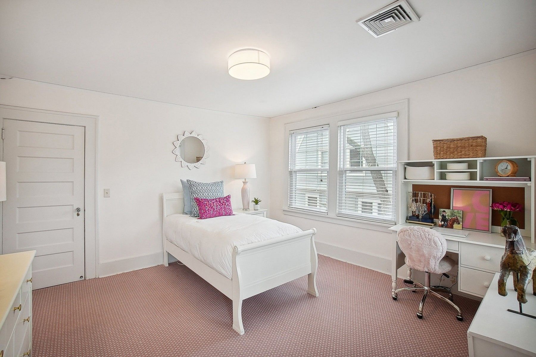 125 Gordonhurst Ave 